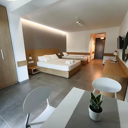 Hotel Isalos *